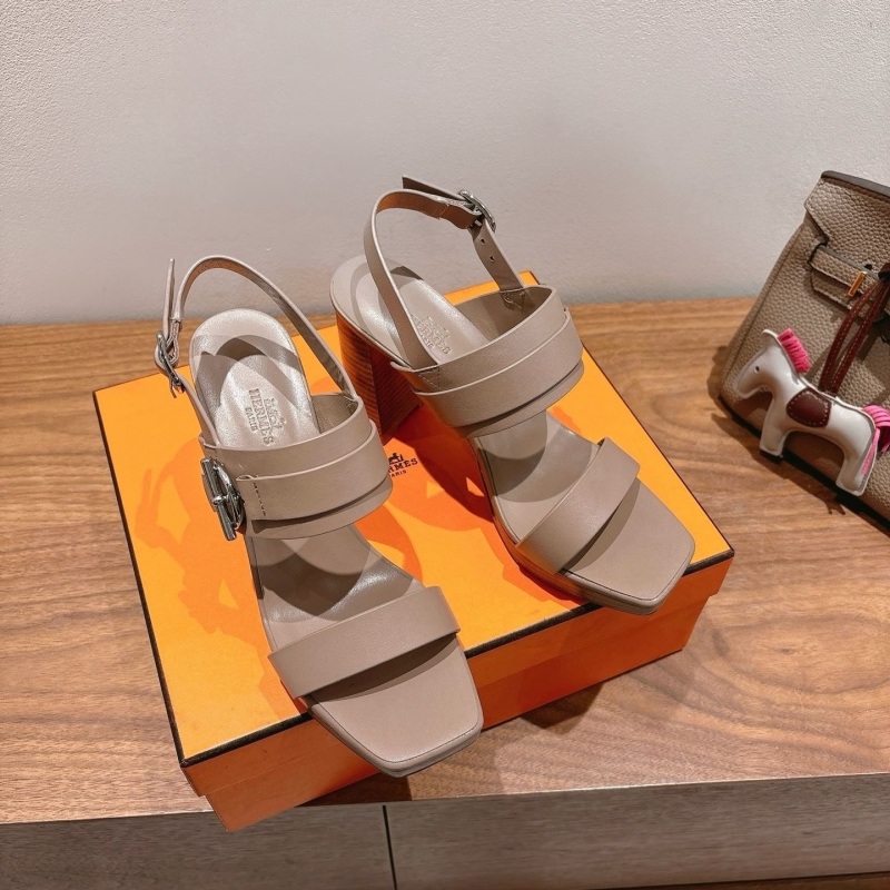 H**me5 sandals